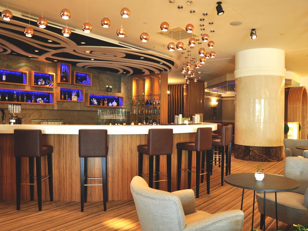 Evergreen Plaza Hotel - Tainan Eksteriør billede The bar at the lounge