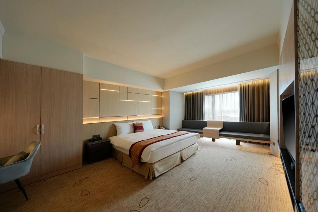Evergreen Plaza Hotel - Tainan Eksteriør billede