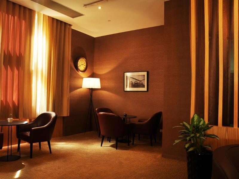 Evergreen Plaza Hotel - Tainan Eksteriør billede The lounge at the airport
