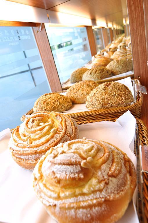 Evergreen Plaza Hotel - Tainan Eksteriør billede Buns