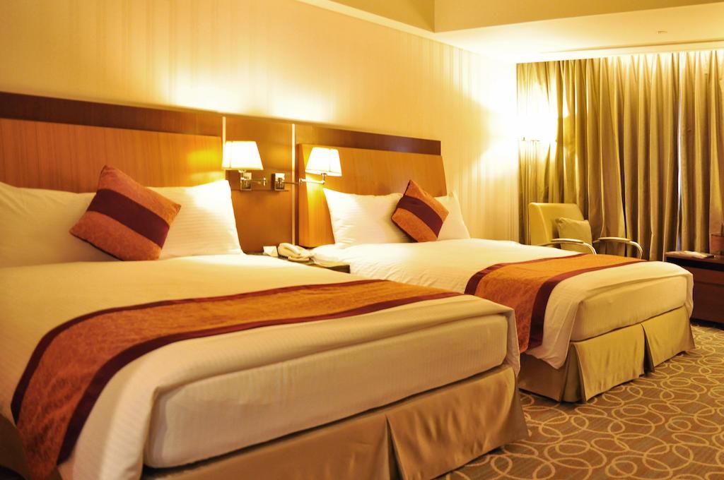 Evergreen Plaza Hotel - Tainan Værelse billede A room at the hotel