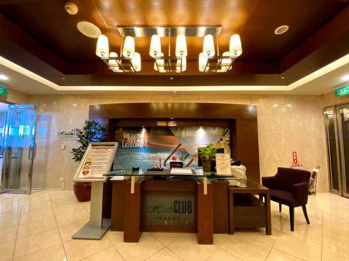 Evergreen Plaza Hotel - Tainan Eksteriør billede Reception desk at the club