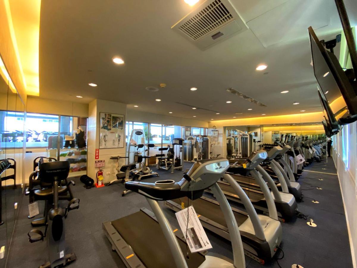 Evergreen Plaza Hotel - Tainan Eksteriør billede The gym at the hotel
