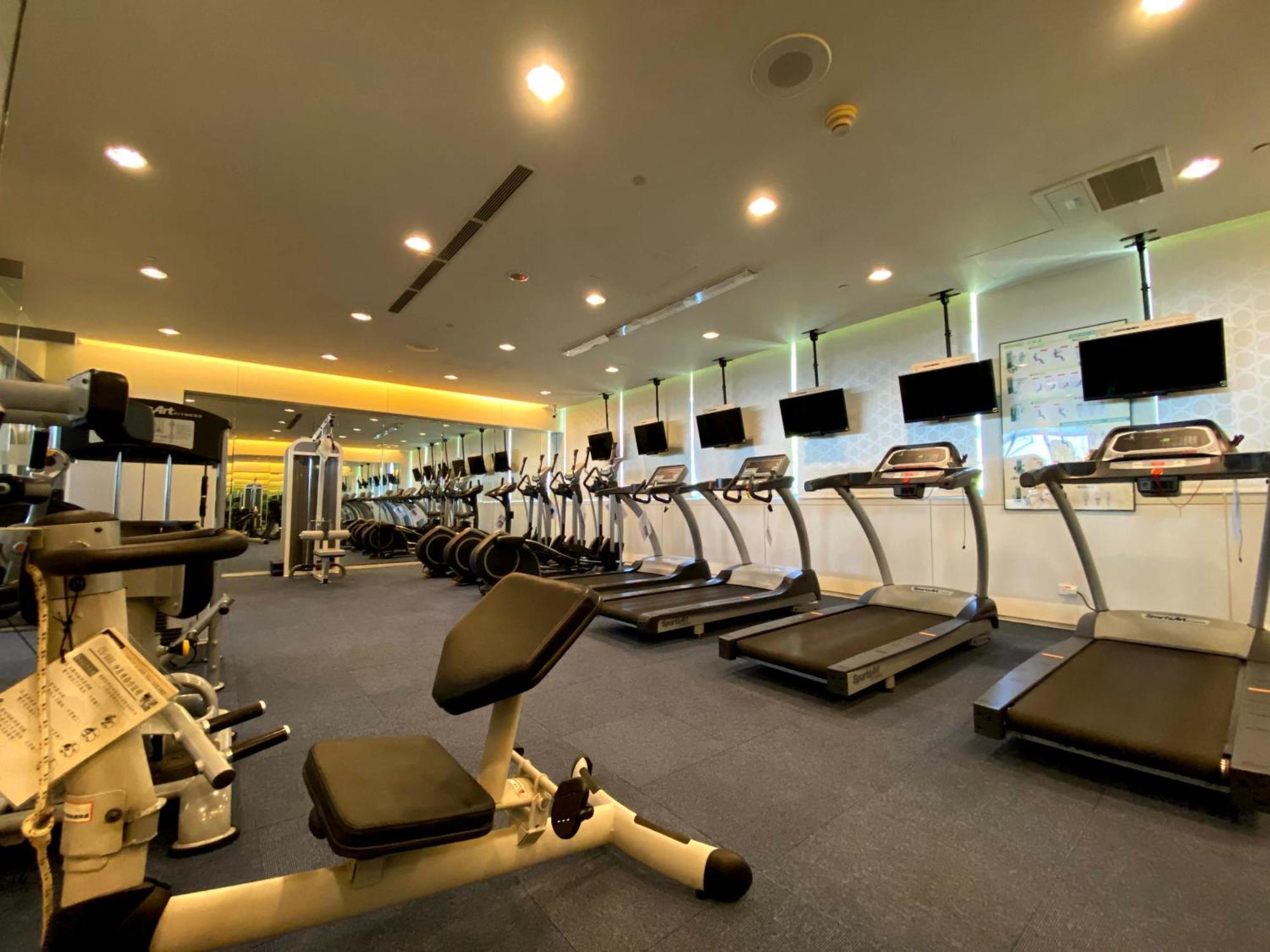 Evergreen Plaza Hotel - Tainan Eksteriør billede The gym at the hotel